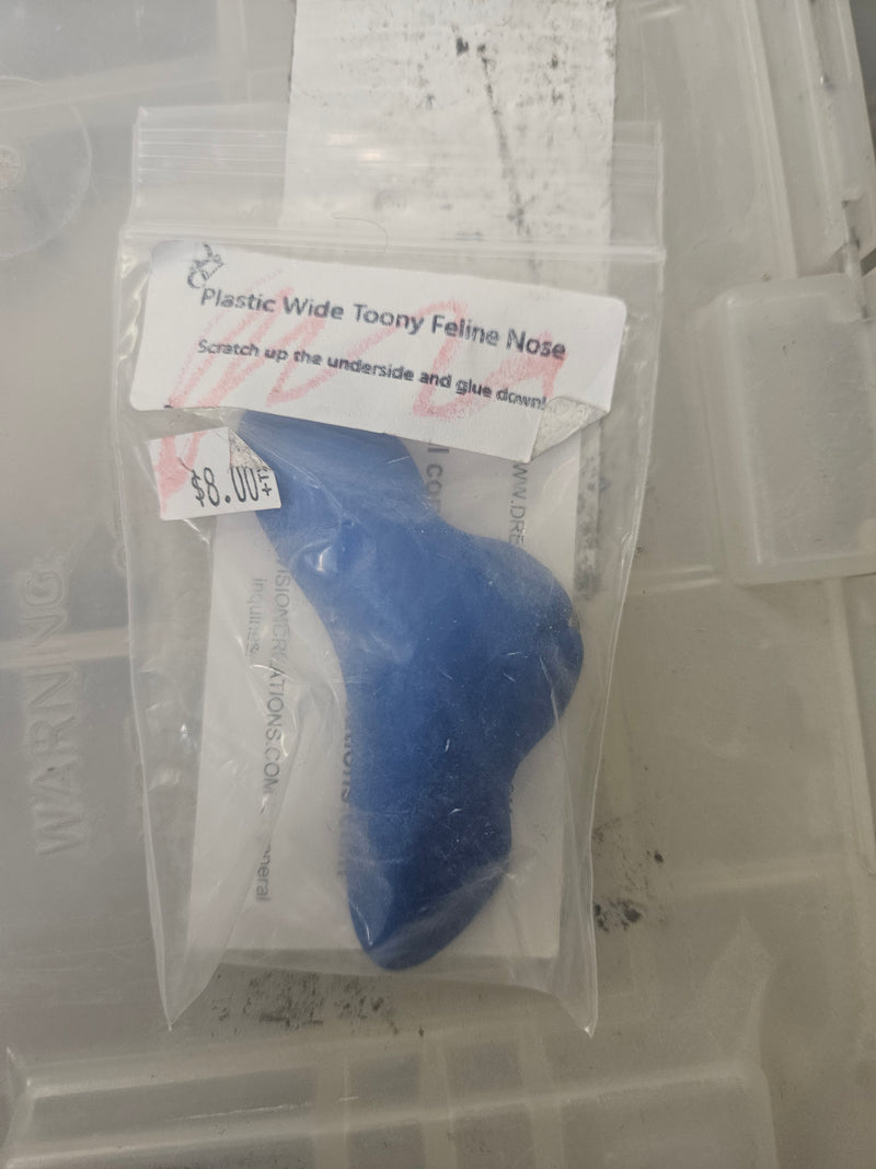 Ready to Ship - Heavy Discount Item: Plastic Wide Toony Feline Nose