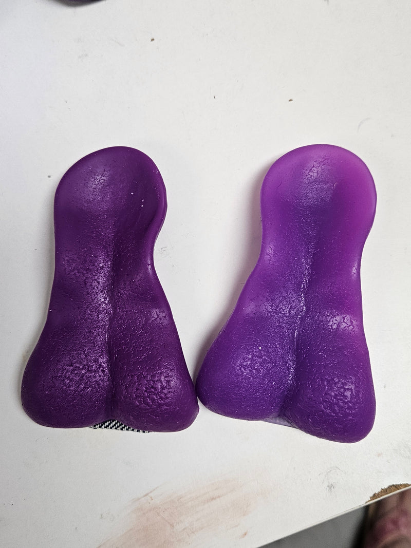 Ready To Ship: Bear Tongue