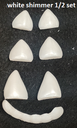 Shimmer Manokit Teeth